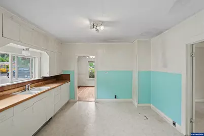 1148 S Water St, Silverton, OR 97381 - Photo 11