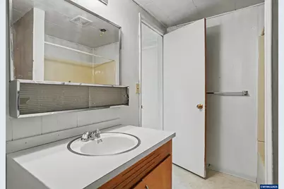 1148 S Water St, Silverton, OR 97381 - Photo 17