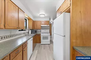 2832 NW Oak Grove Dr, Albany, OR 97321 - Photo 15