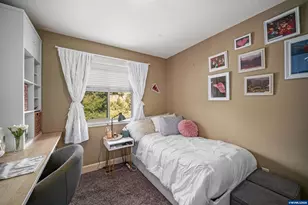 2015 Landaggard Dr NW, Salem, OR 97304 - Photo 39