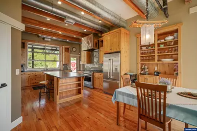 2015 Landaggard Dr NW, Salem, OR 97304 - Photo 9