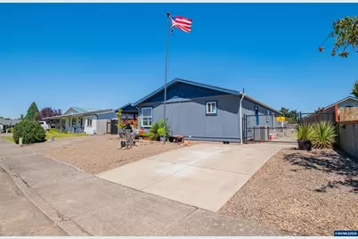545 W Airway Rd, Lebanon, OR 97355 - Photo 1