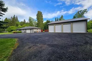 1045 N River Dr, Sweet Home, OR 97386 - Photo 3