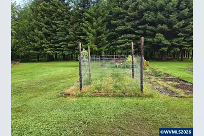 1045 N River Dr, Sweet Home, OR 97386 - Photo 19