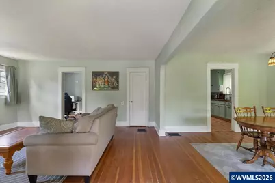 855 20th St NE, Salem, OR 97301 - Photo 9