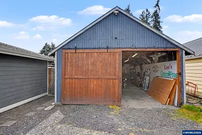 295 10th St, Lyons, OR 97358 - Photo 35