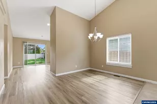 4933 Periwinkle Dr NE, Salem, OR 97301 - Photo 13