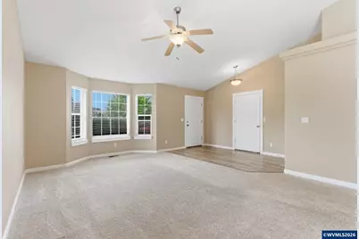 4933 Periwinkle Dr NE, Salem, OR 97301 - Photo 7