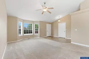 4933 Periwinkle Dr NE, Salem, OR 97301 - Photo 7