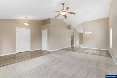 4933 Periwinkle Dr NE, Salem, OR 97301 - Photo 9