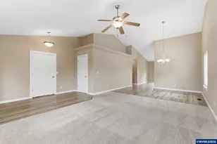 4933 Periwinkle Dr NE, Salem, OR 97301 - Photo 9