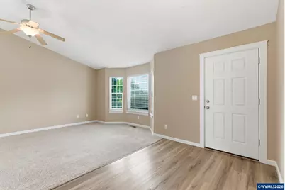 4933 Periwinkle Dr NE, Salem, OR 97301 - Photo 5