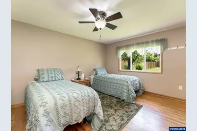 1215 E College St, Mount Angel, OR 97362 - Photo 37