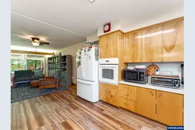 1215 E College St, Mount Angel, OR 97362 - Photo 21