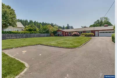 1215 E College St, Mount Angel, OR 97362 - Photo 5