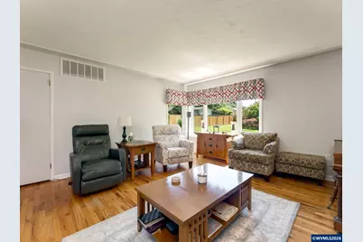 1215 E College St, Mount Angel, OR 97362 - Photo 13