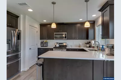 1819 SE Blueberry St, Dallas, OR 97338 - Photo 9