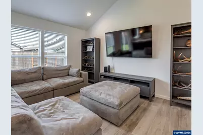1819 SE Blueberry St, Dallas, OR 97338 - Photo 5