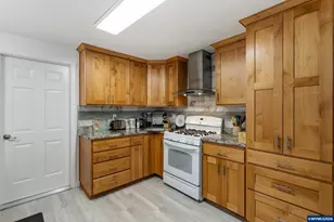 634 30th Av SE, Albany, OR 97322 - Photo 13