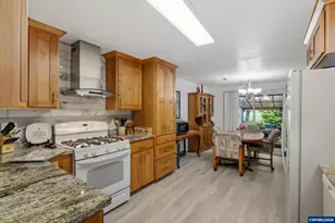 634 30th Av SE, Albany, OR 97322 - Photo 15