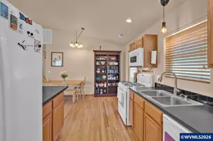 1737 13th Av SW, Albany, OR 97321 - Photo 15