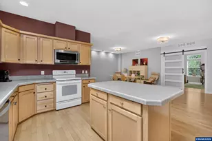 5714 Crooked Finger Rd NE, Scotts Mills, OR 97375 - Photo 11