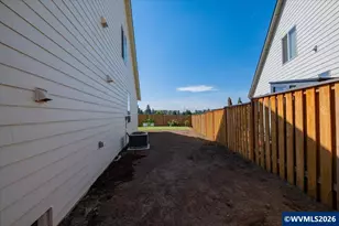948 Laurel Pl, Silverton, OR 97381 - Photo 43
