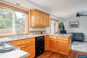 11240 SE Cranberry Lp, Clackamas, OR 97015 - Photo 13