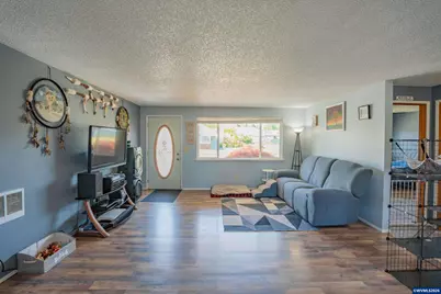 1387 S 2nd St, Lebanon, OR 97355 - Photo 5