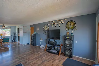 1387 S 2nd St, Lebanon, OR 97355 - Photo 13