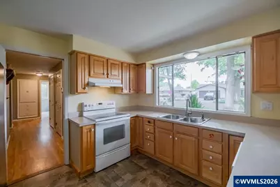 4210 Ivory Way NE, Salem, OR 97305 - Photo 9