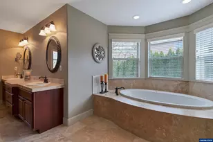 1650 West Meadows Dr NW, Salem, OR 97304 - Photo 35