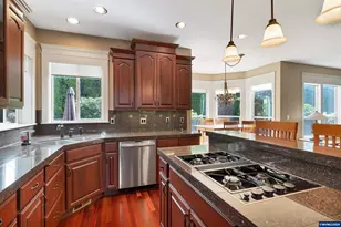 1650 West Meadows Dr NW, Salem, OR 97304 - Photo 29
