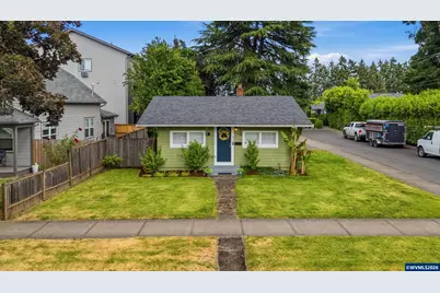 370 24th St NE, Salem, OR 97301 - Photo 3