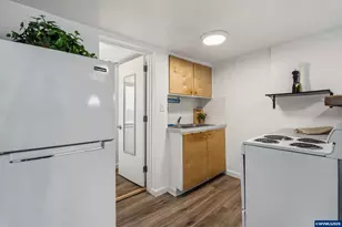 370 24th St NE, Salem, OR 97301 - Photo 17