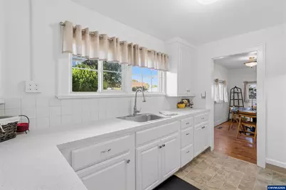 370 24th St NE, Salem, OR 97301 - Photo 15