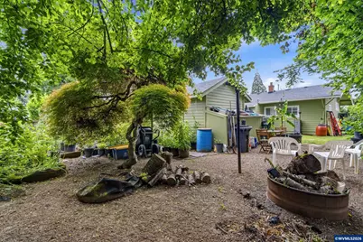 370 24th St NE, Salem, OR 97301 - Photo 9