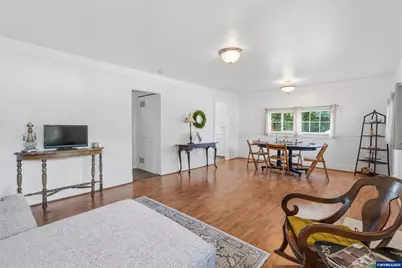 370 24th St NE, Salem, OR 97301 - Photo 9