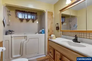 1420 23rd St NE, Salem, OR 97301 - Photo 33