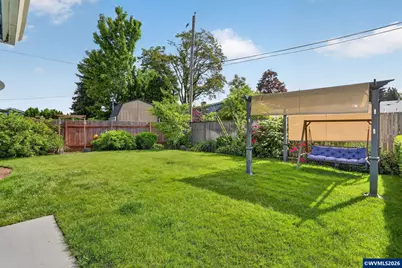 645 Smith Dr, Woodburn, OR 97071 - Photo 37