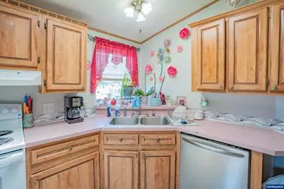 31018 Ty Valley Rd, Lebanon, OR 97355 - Photo 9