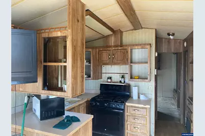 231 SE Neptune Av, Lincoln City, OR 97367 - Photo 9