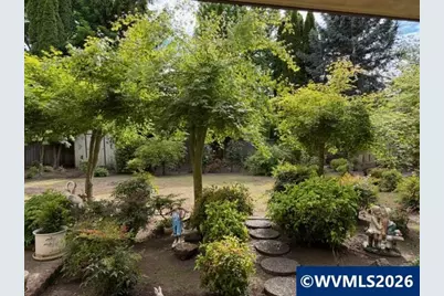 1344 Regency Dr, Eugene, OR 97401 - Photo 19