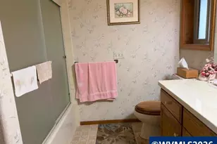1344 Regency Dr, Eugene, OR 97401 - Photo 7