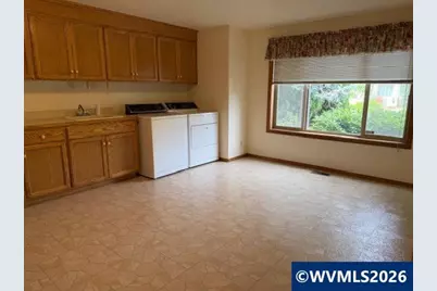 1344 Regency Dr, Eugene, OR 97401 - Photo 35