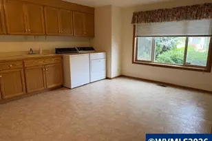 1344 Regency Dr, Eugene, OR 97401 - Photo 35