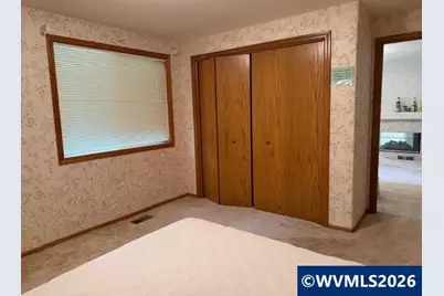 1344 Regency Dr, Eugene, OR 97401 - Photo 39