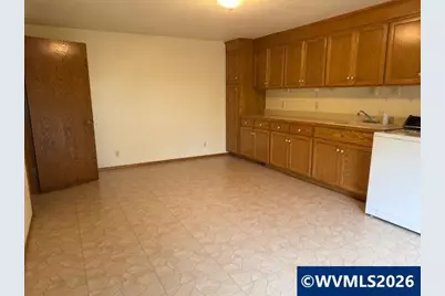 1344 Regency Dr, Eugene, OR 97401 - Photo 37