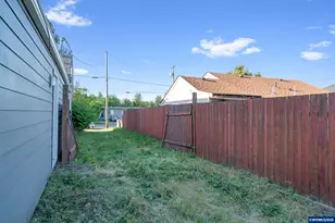 2010 E 1st Av, Albany, OR 97321 - Photo 33