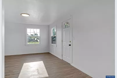 2010 E 1st Av, Albany, OR 97321 - Photo 5